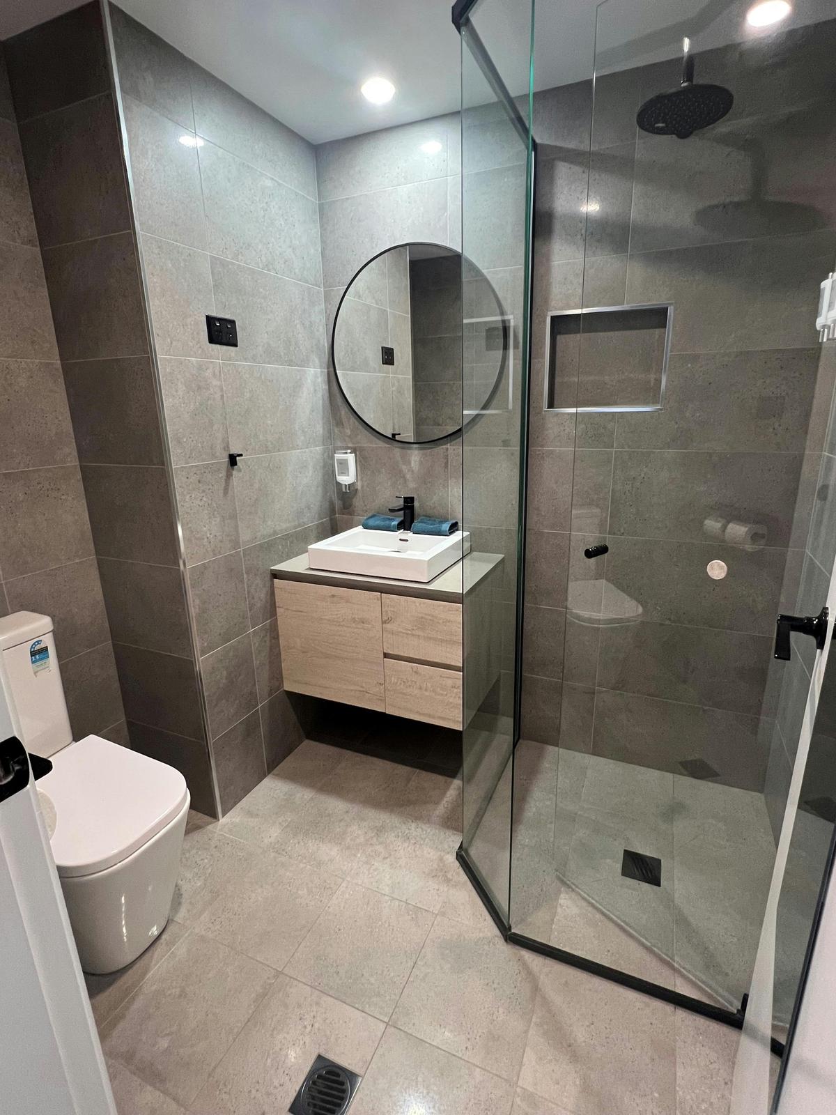 Lower Deluxe King Bathroom