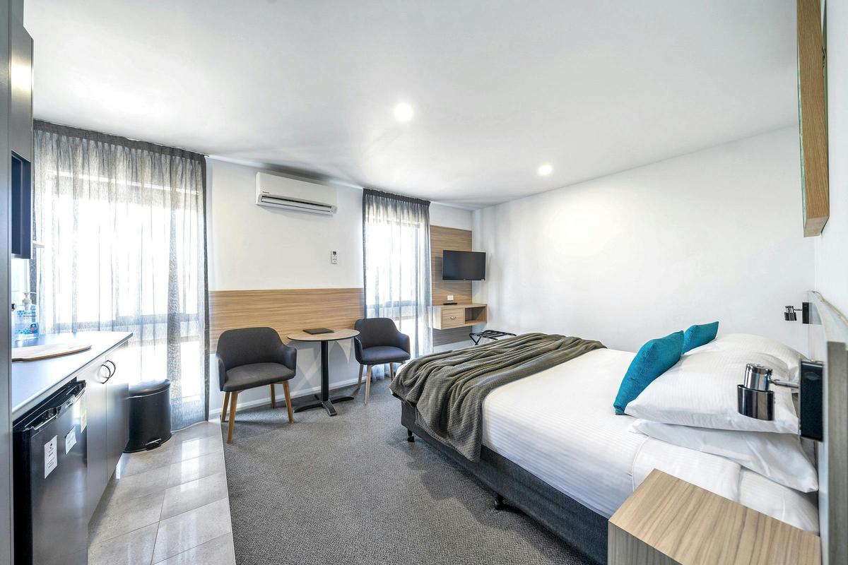 Upper King Deluxe Room