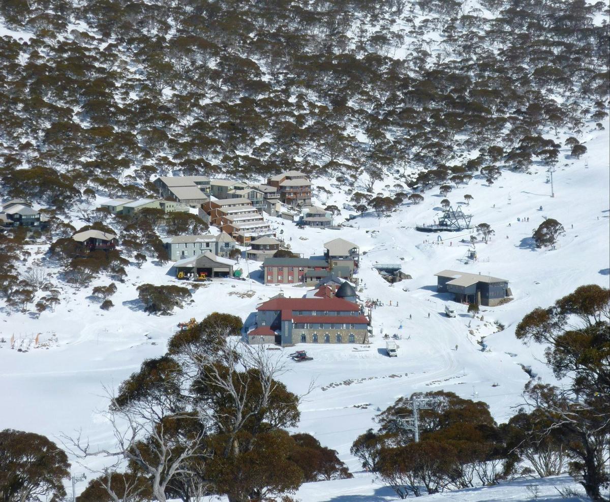 Kosciuszko Chalet in the the Village
