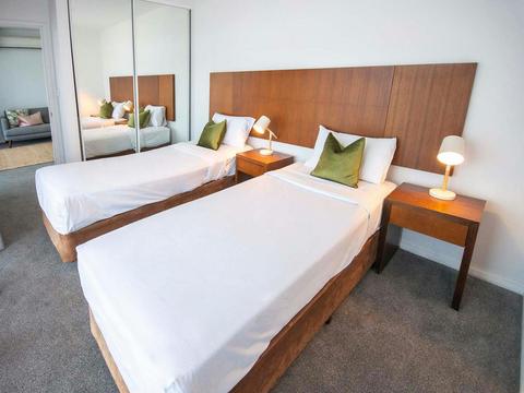 Twin or King Bedroom