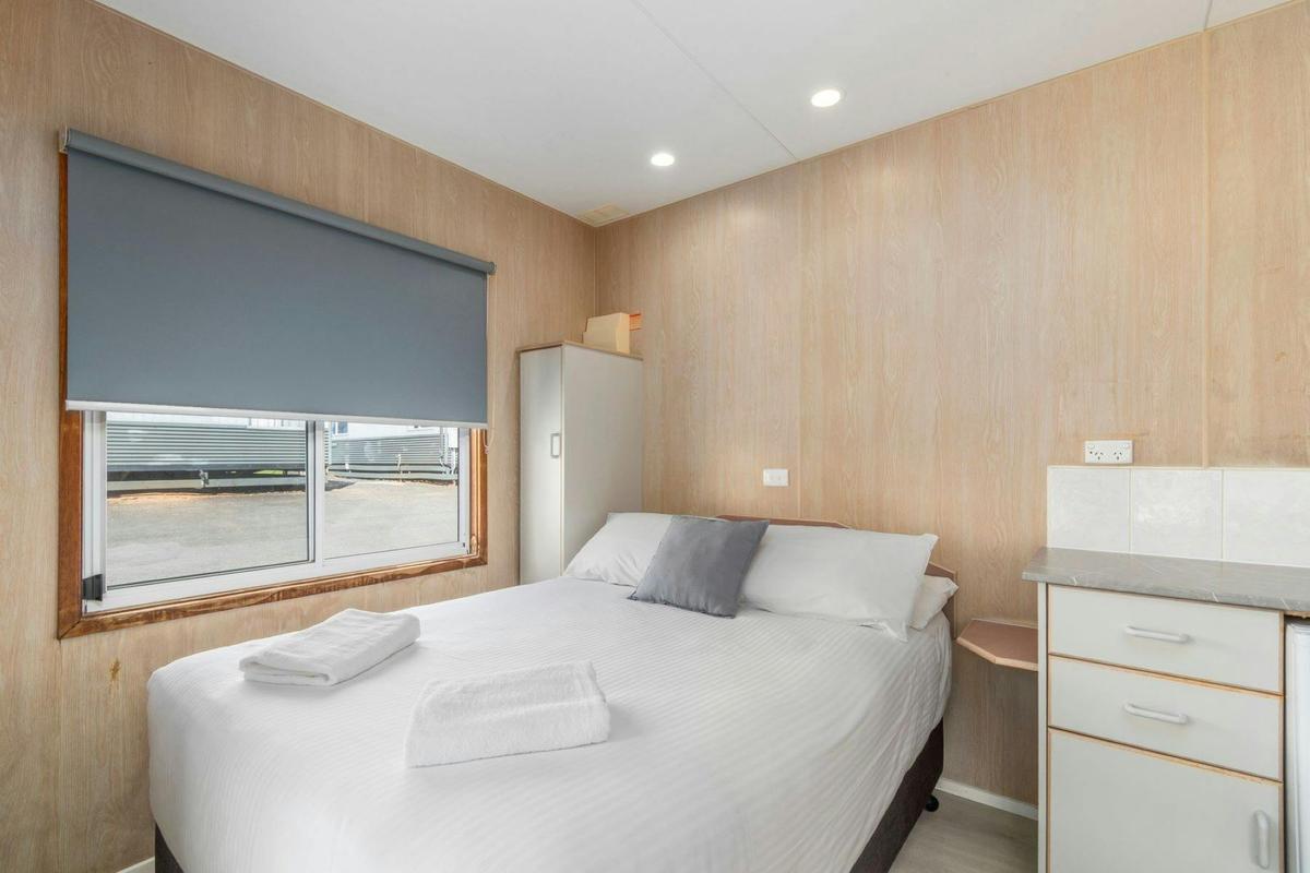 Budget Studio Cabin Bedroom