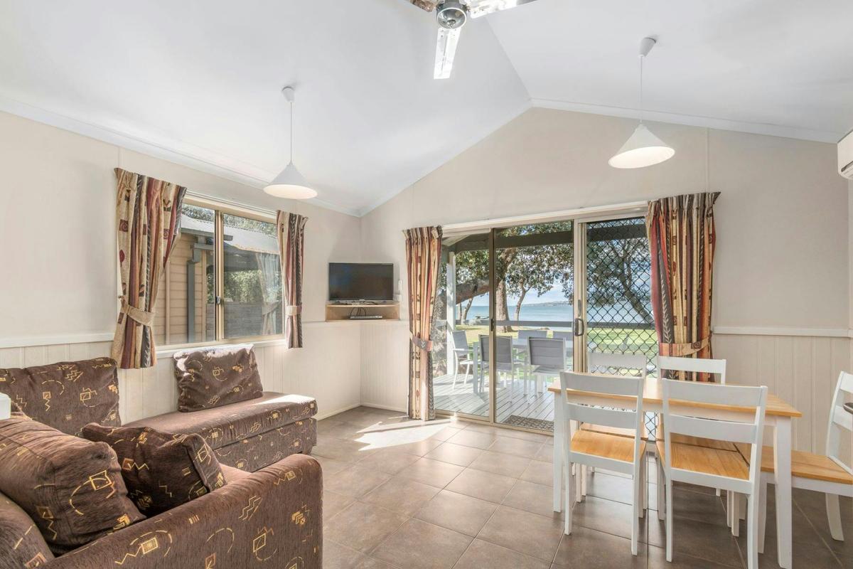 2 Bedroom Beachfront Villa - 6b Living