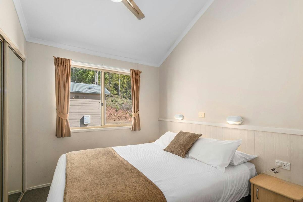 2 Bedroom Beachfront Villa - 5b Bedroom