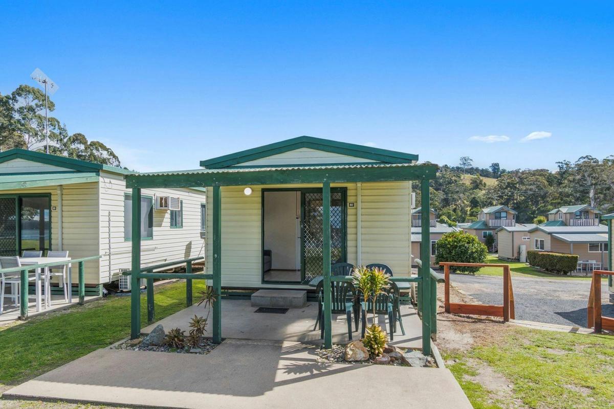2 Bedroom Beachfront Cabin Exterior