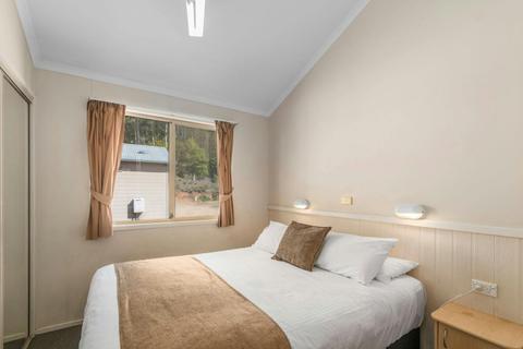 2 Bedroom Beachfront Villa - 6b Bedroom