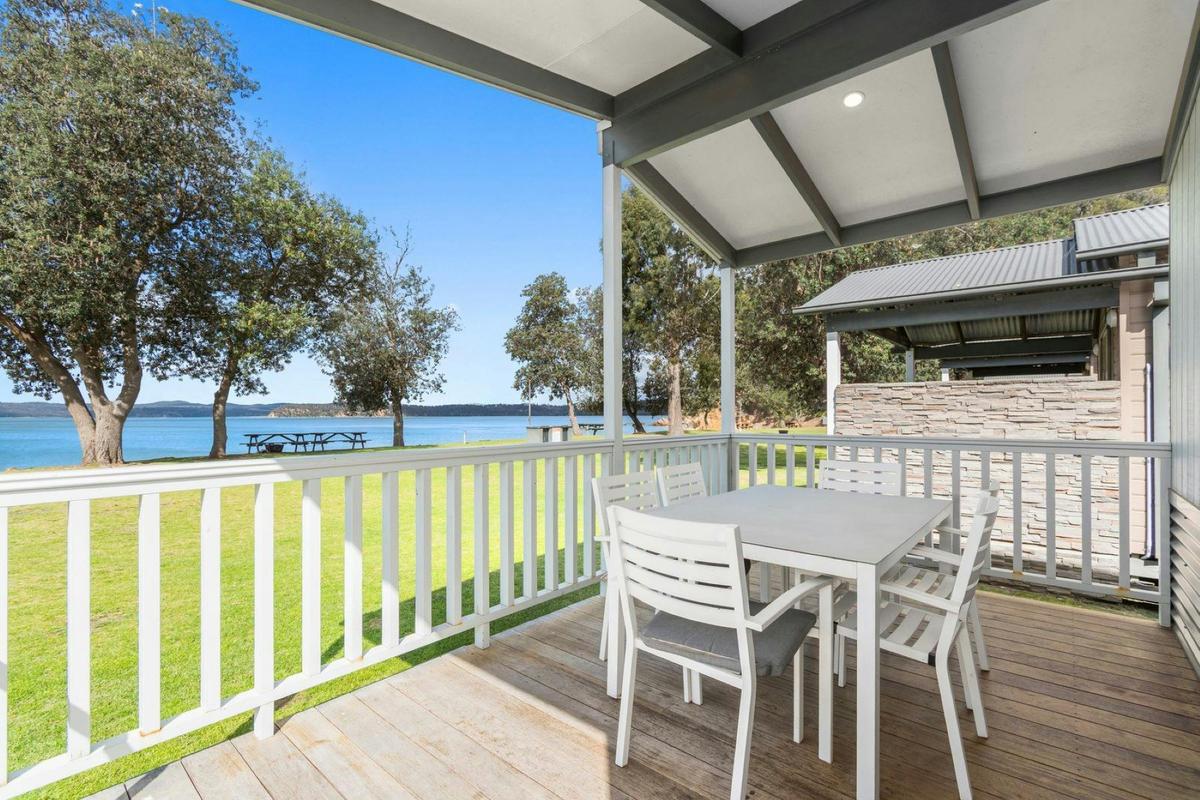 2 Bedroom Accessible Deluxe Beachfront Villa Deck