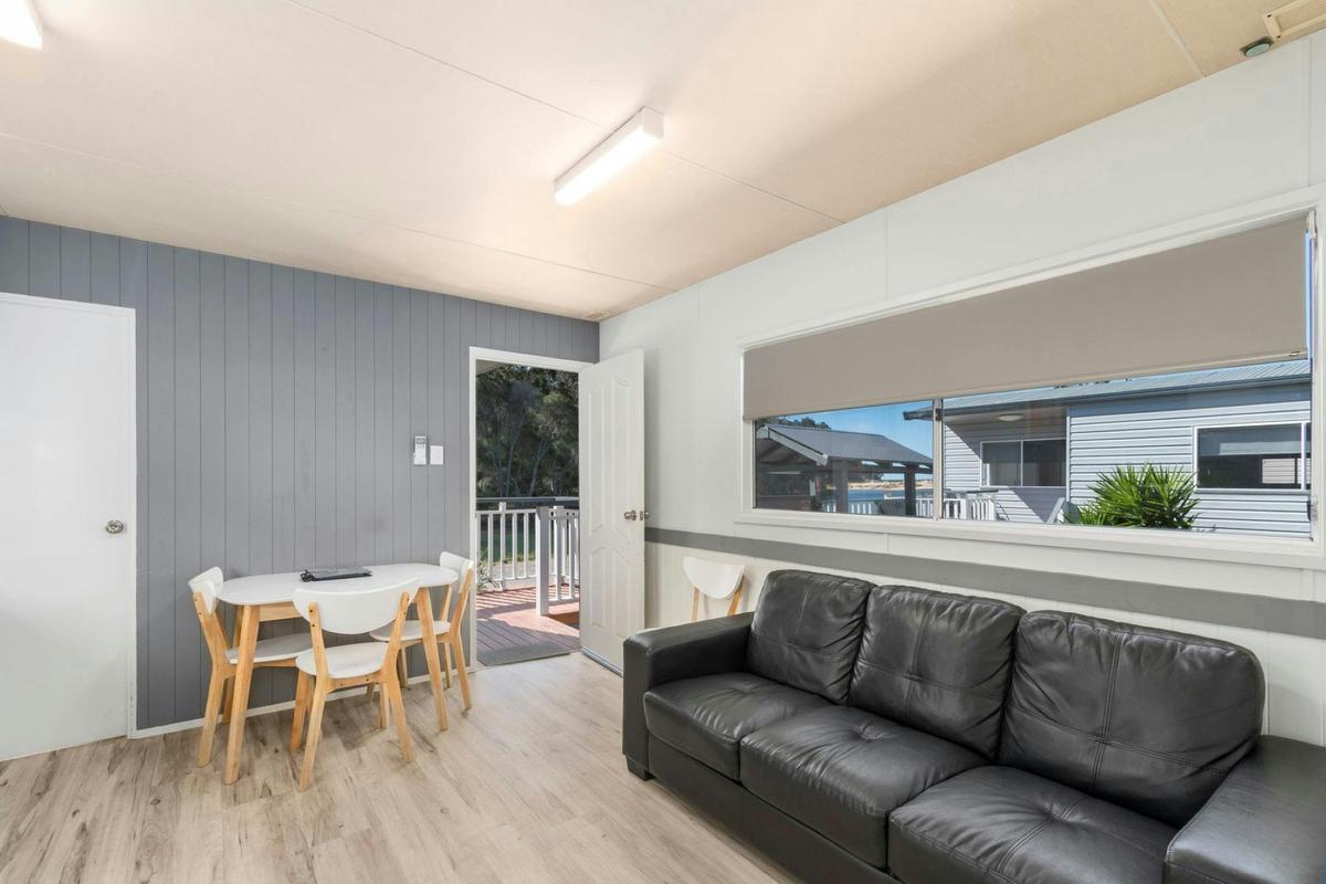 2 Bedroom Creekfront Cabin Living