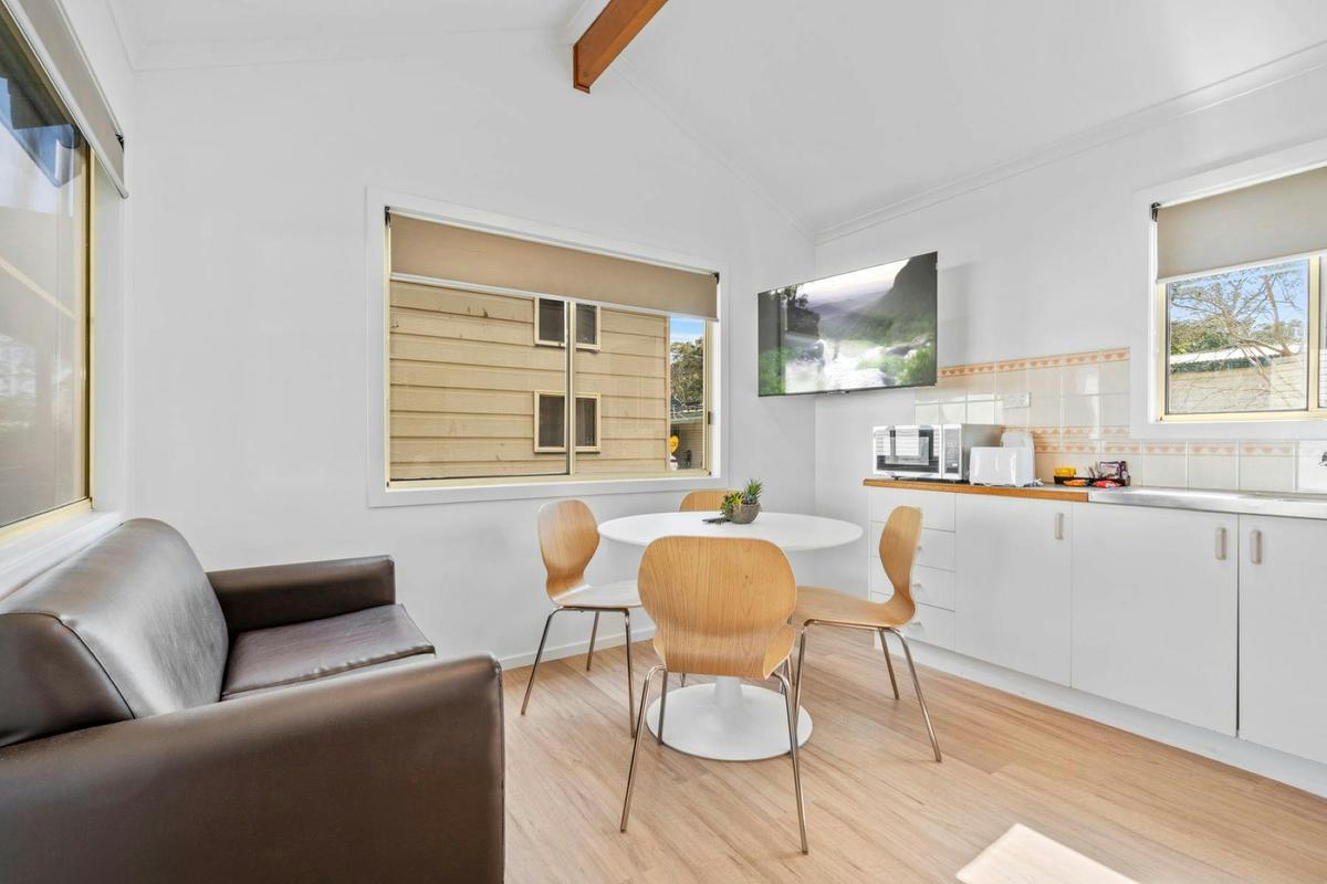 1 Bedroom Budget Cabin Living