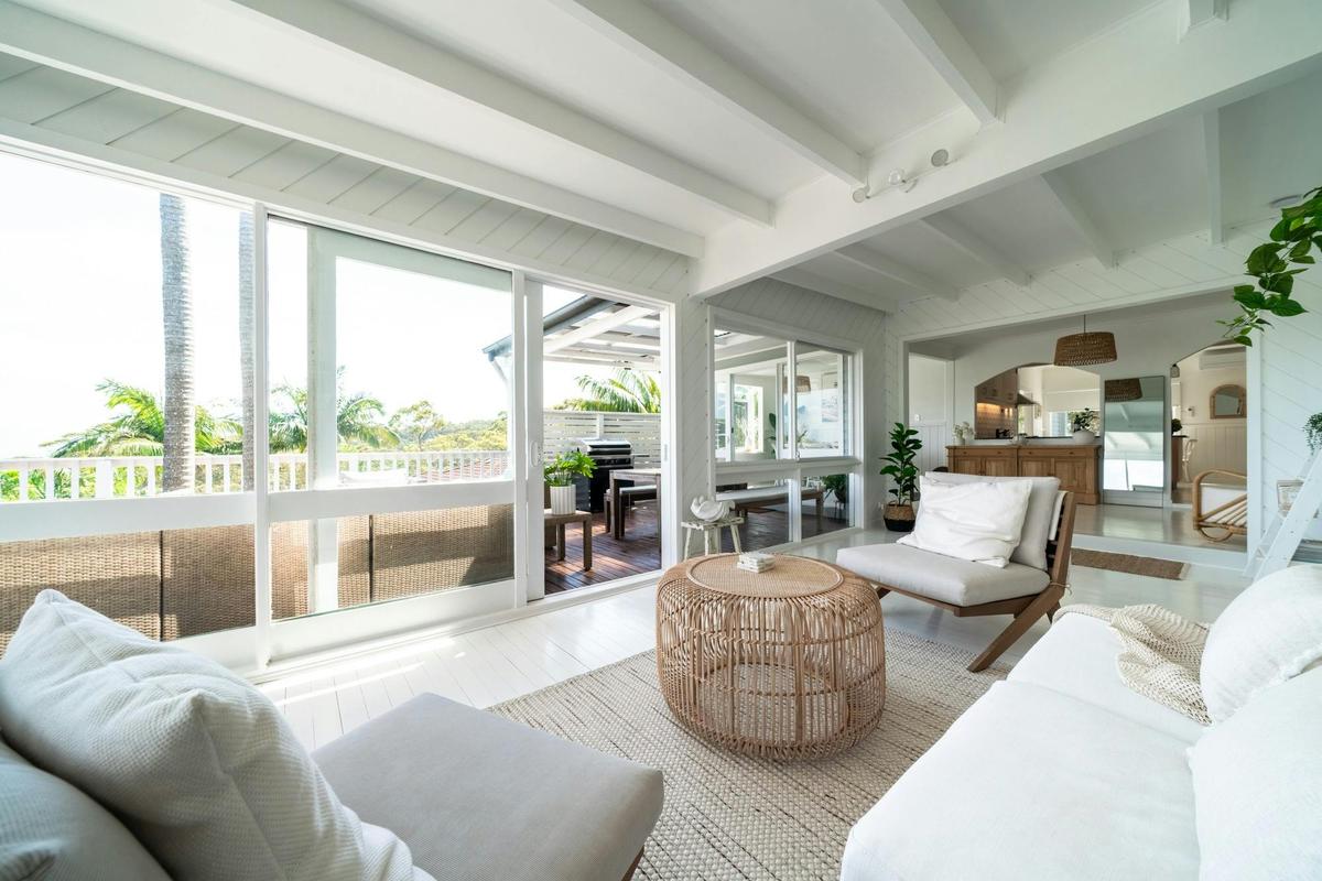 Back lounge