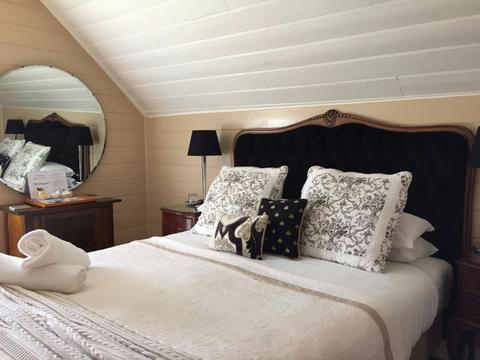The Marguerite en suite