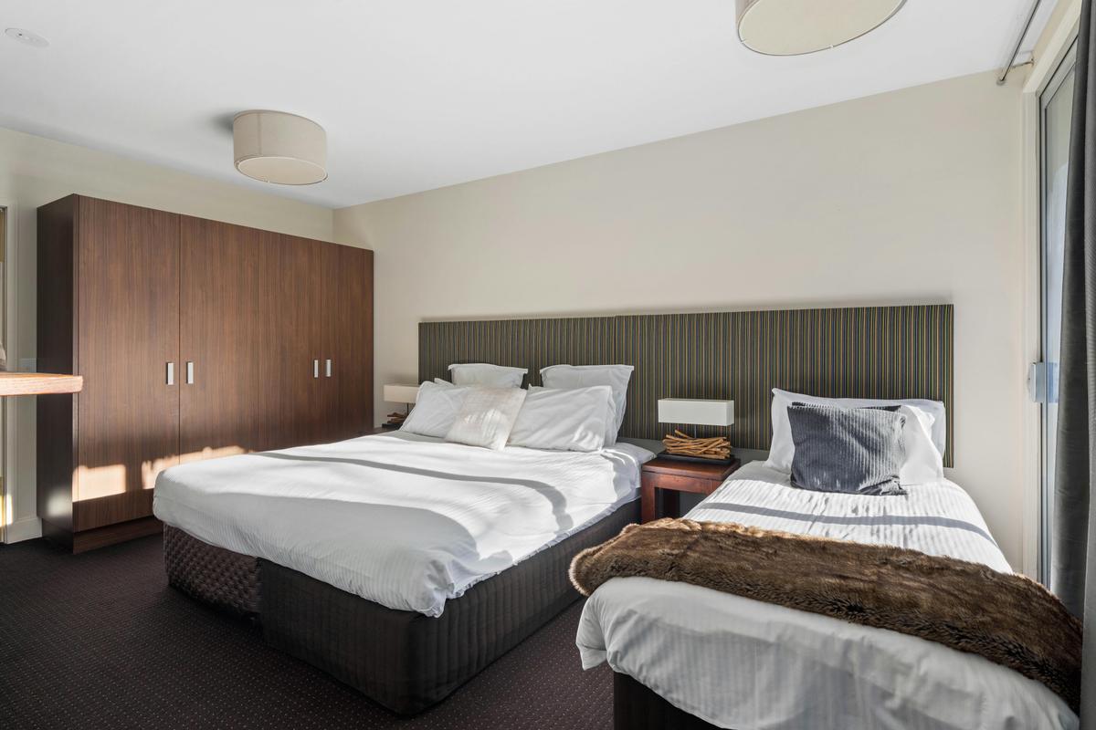 Triple room