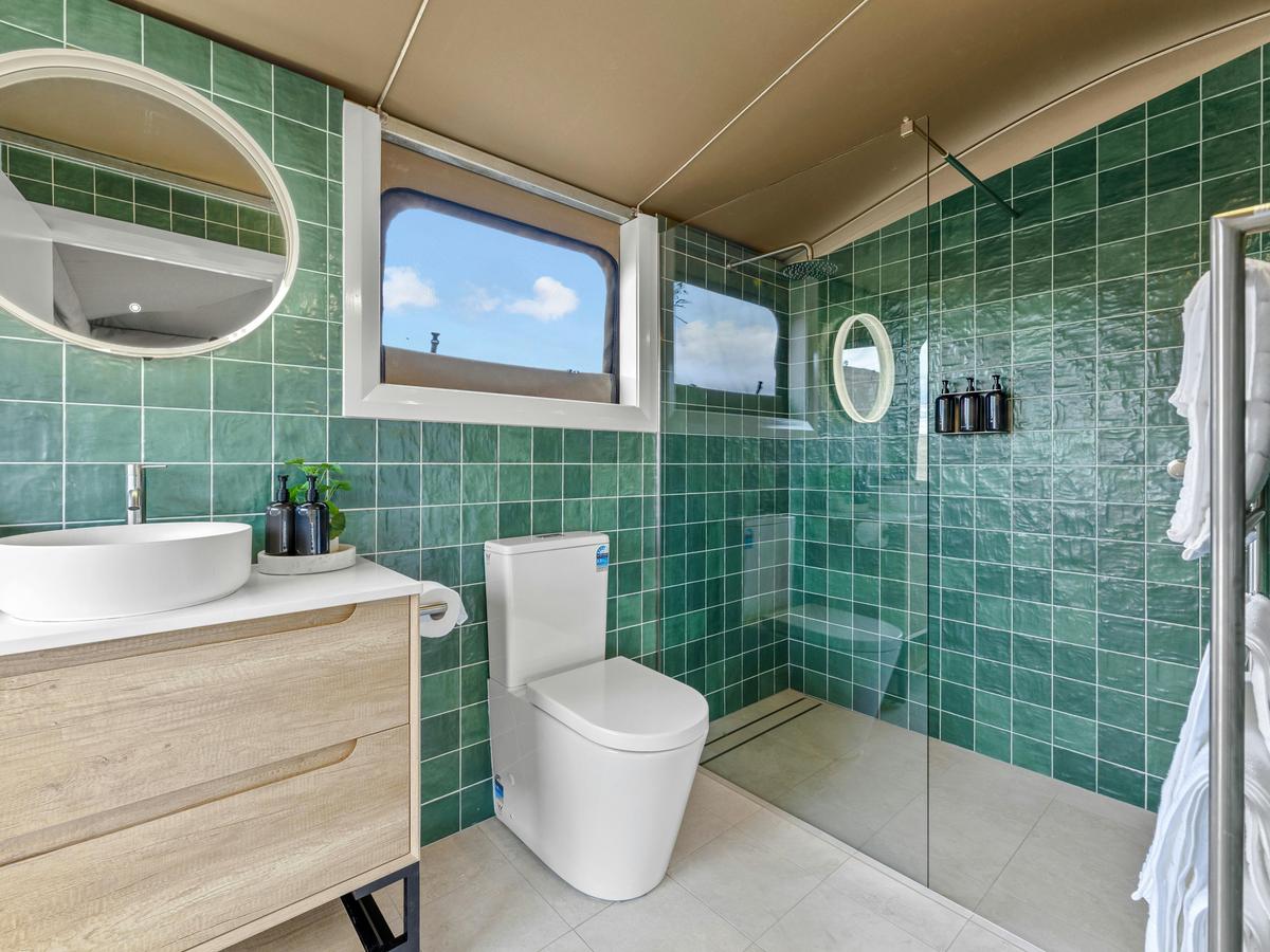The luxe bathroom