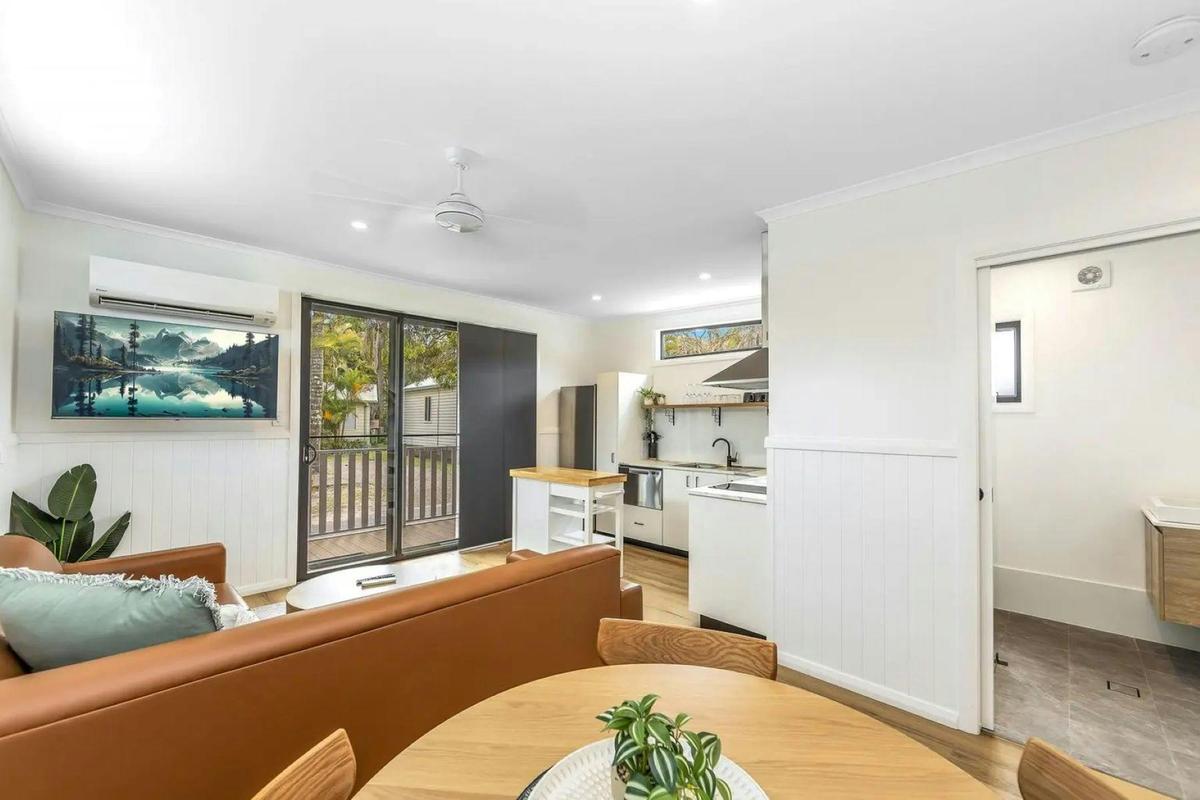 2 Bedroom Deluxe Cabin Living