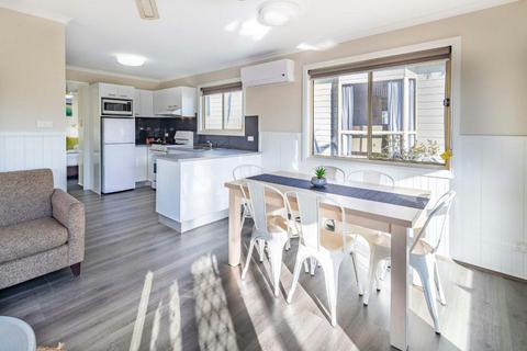 Family Spa Cabin Dining