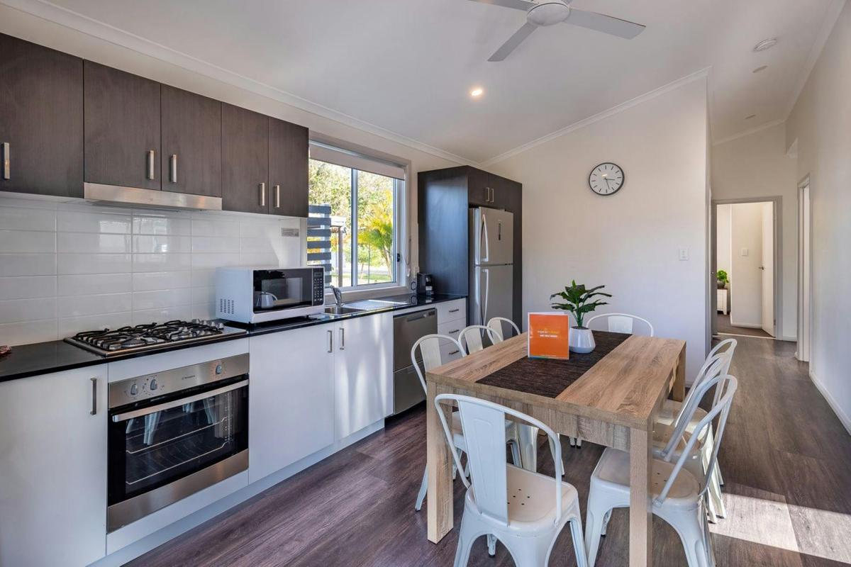 Premium Family Villa Dining