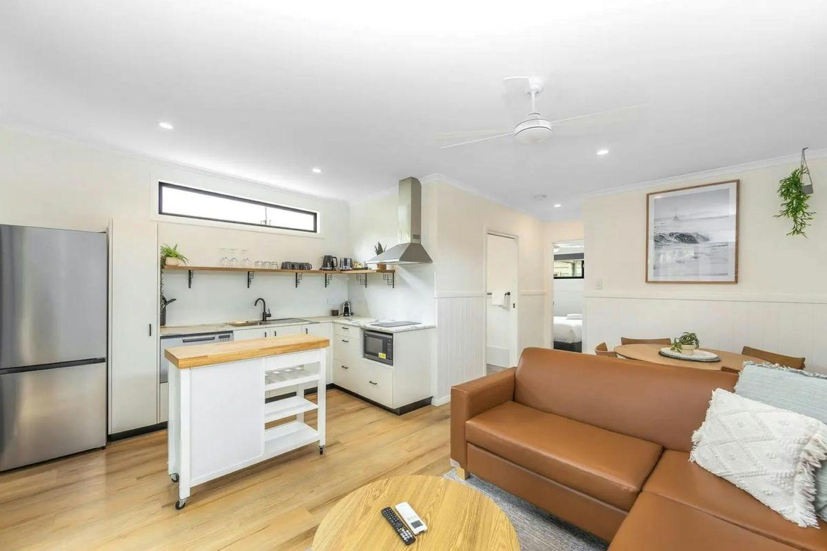 2 Bedroom Deluxe Cabin Living