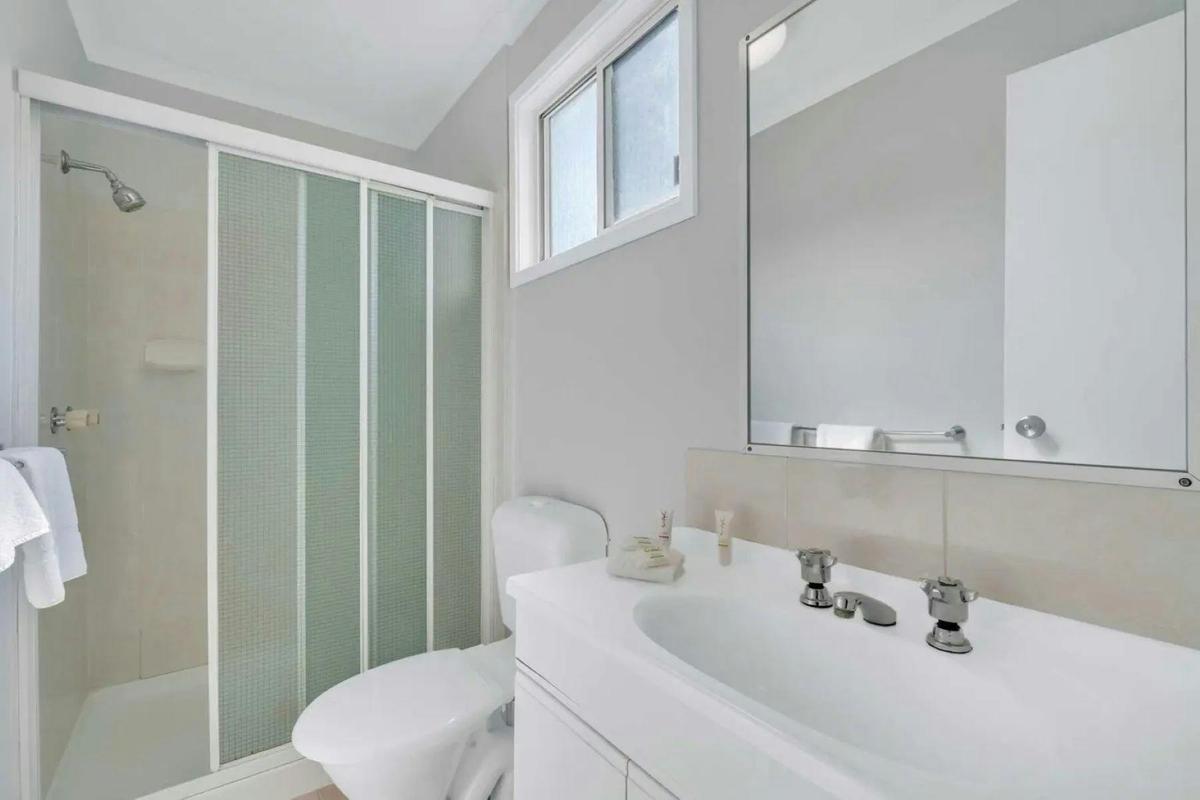 2 Bedroom Budget Family Cabin Bathroom