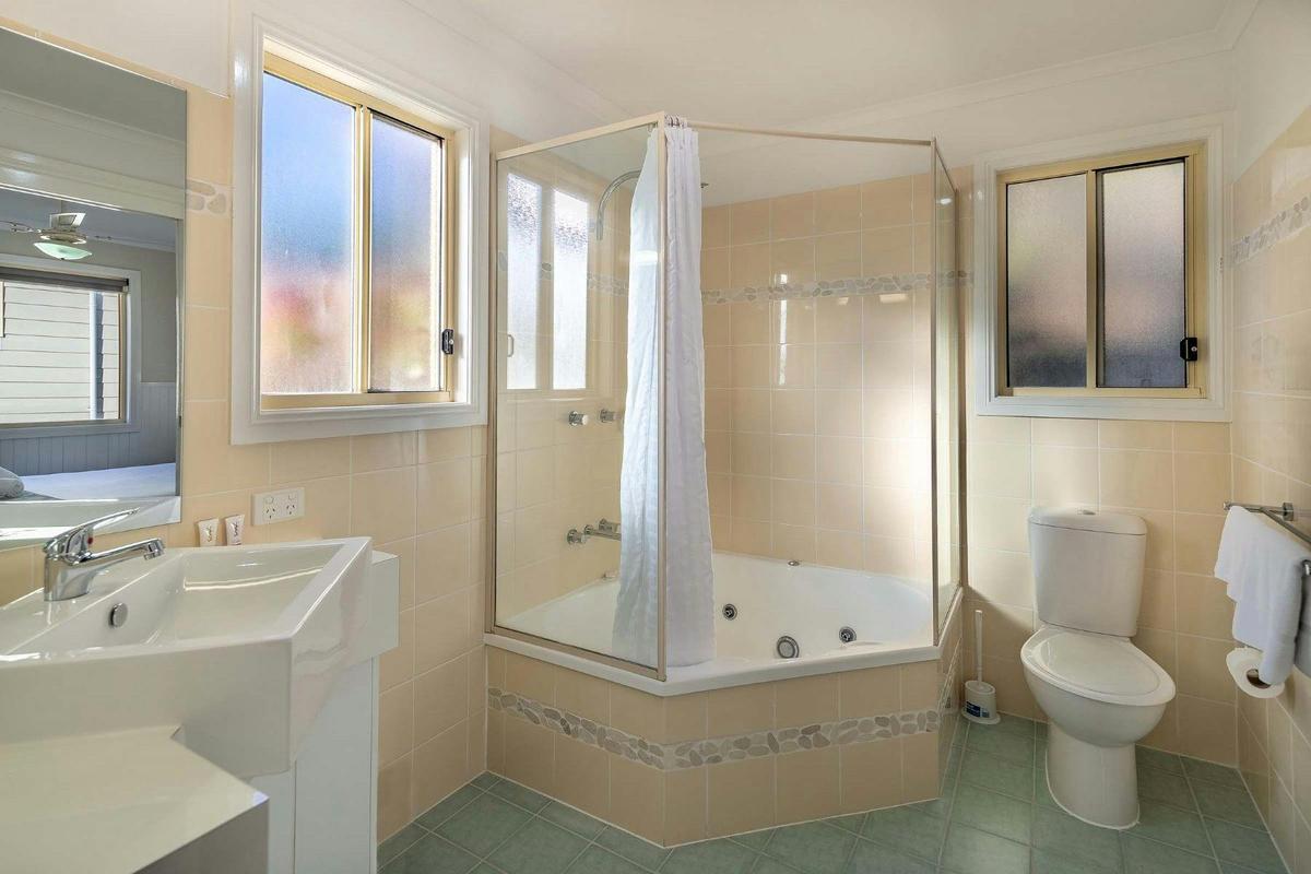 Family Spa Cabin Bathroom