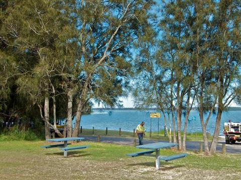 Elizabeth Bay picnic area
