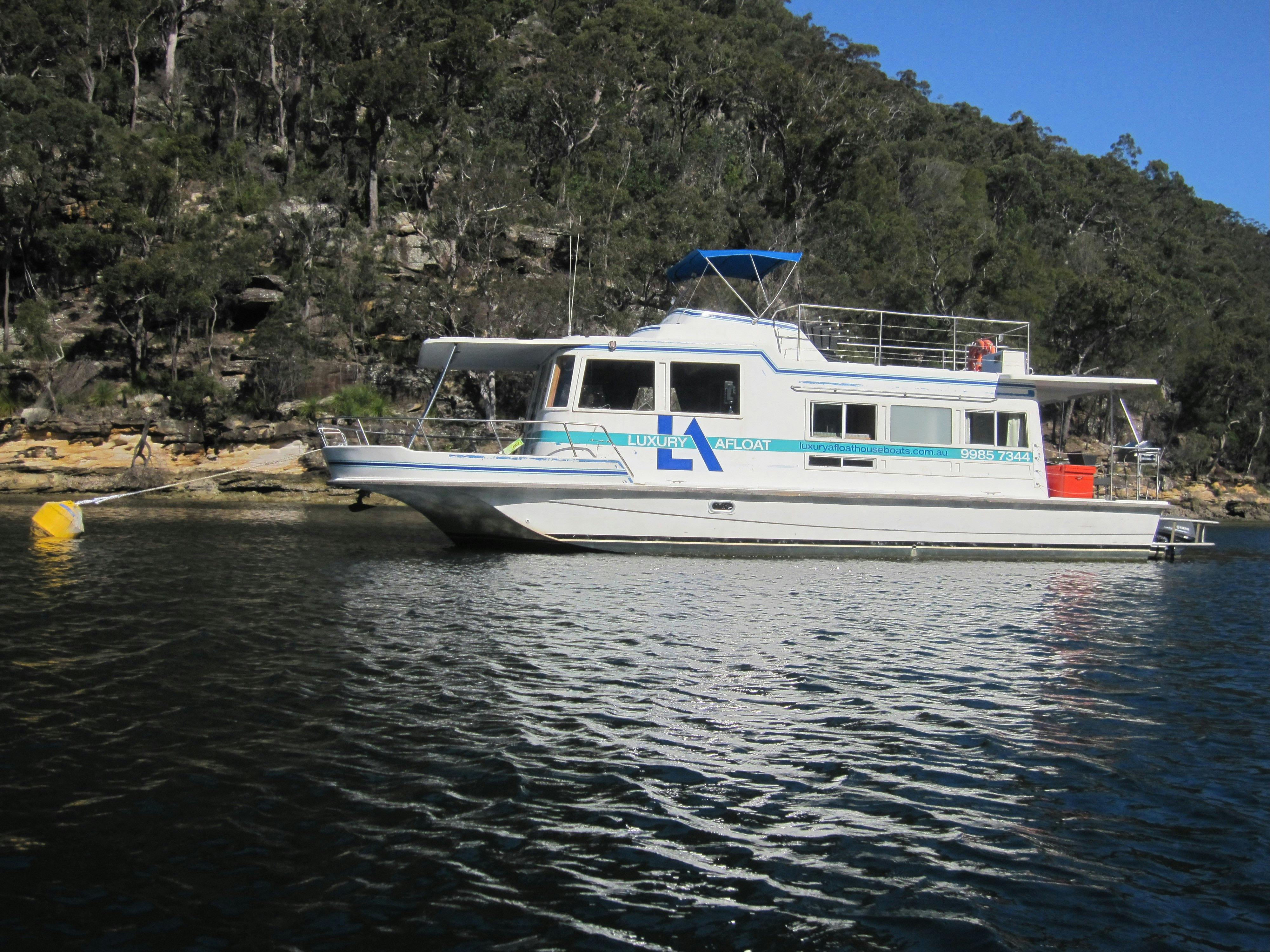 Luxury Afloat Houseboats and River Cottages