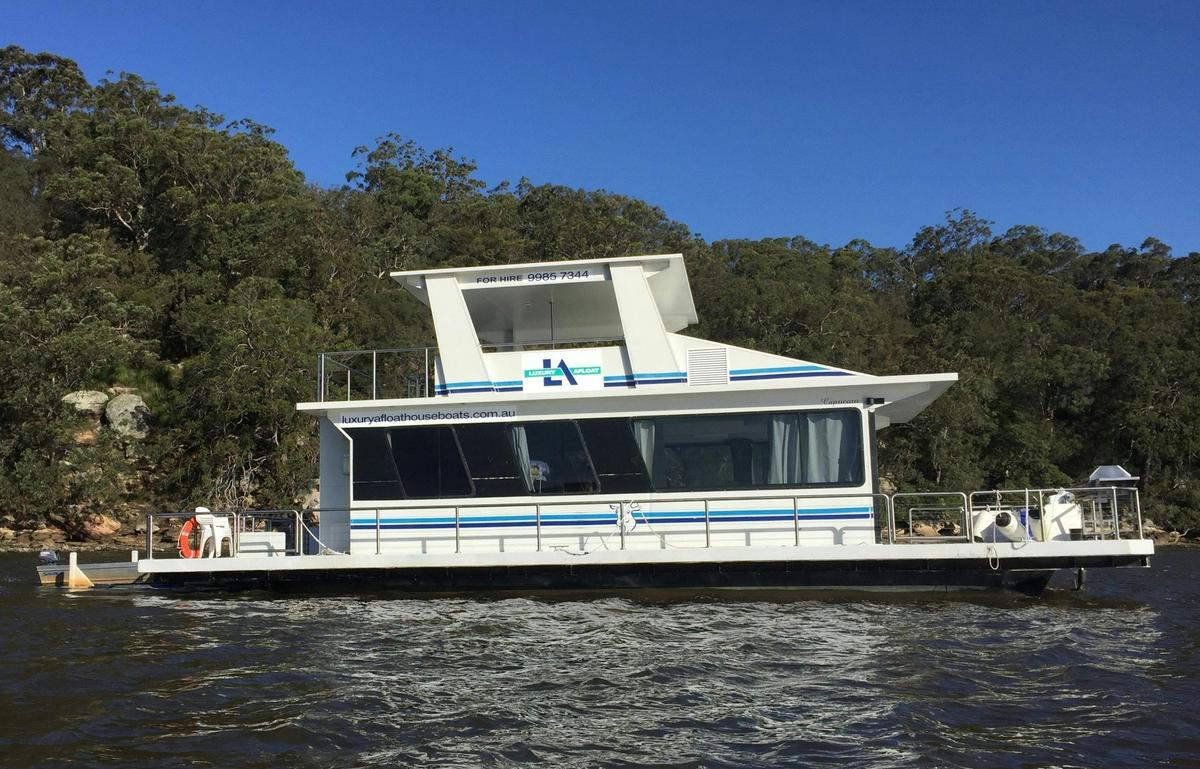 Luxury Afloat Houseboats and River Cottages