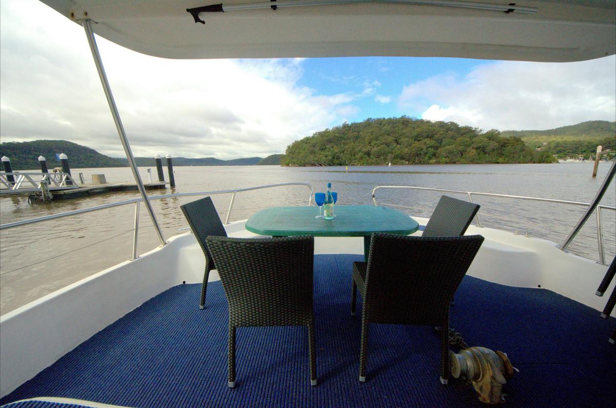 Luxury Afloat Houseboats and River Cottages