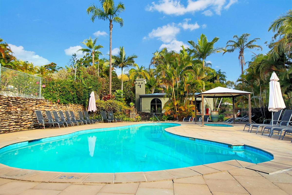 Pool resort