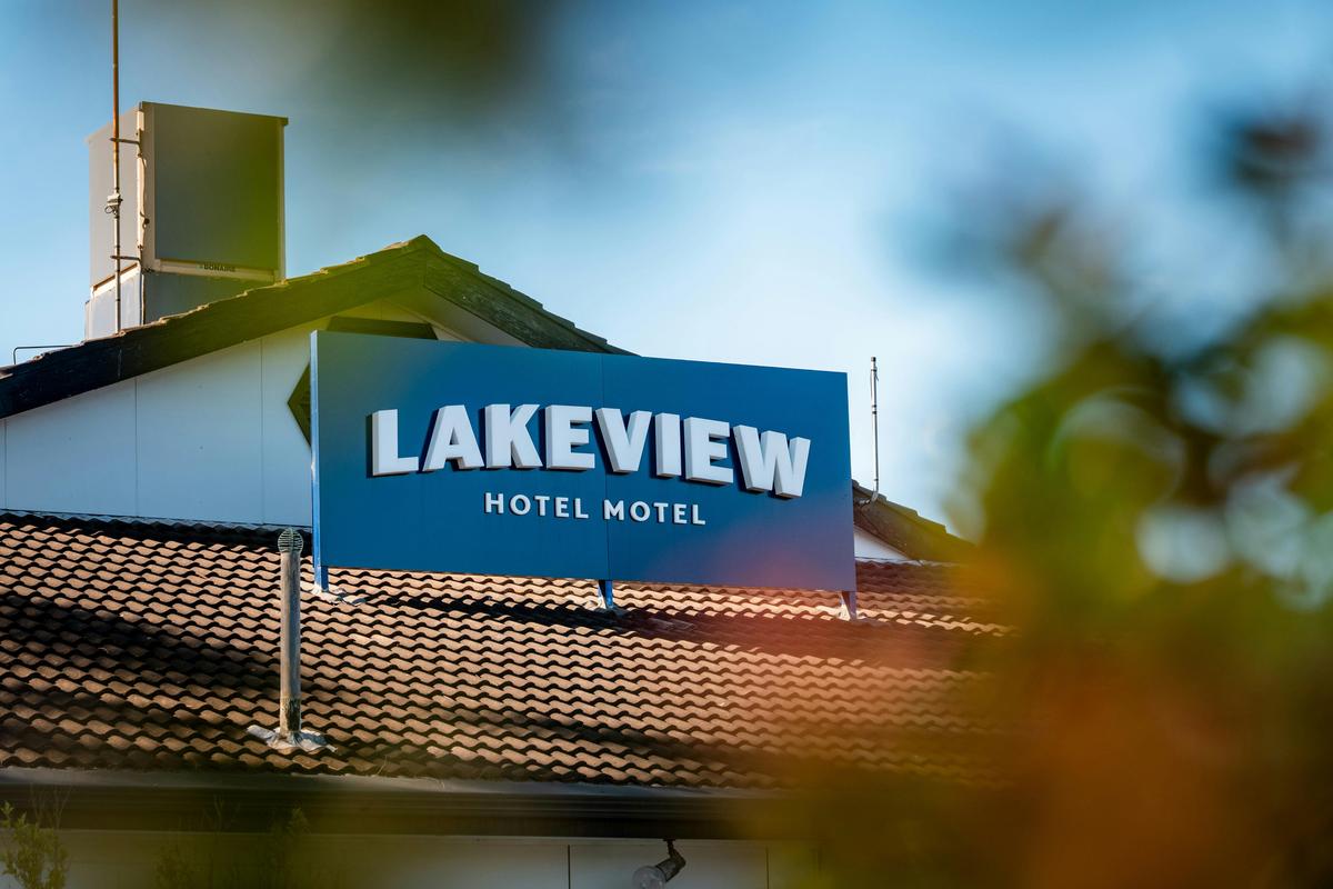 Lakeview sign