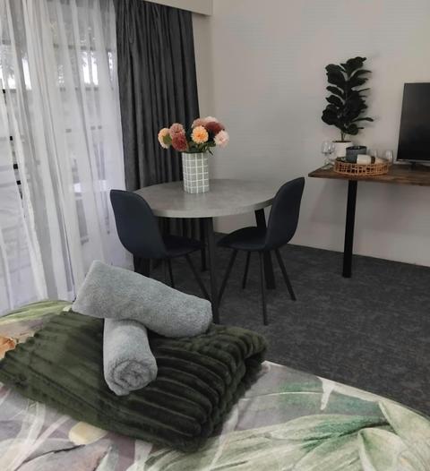 Lakeside Lodge Motel