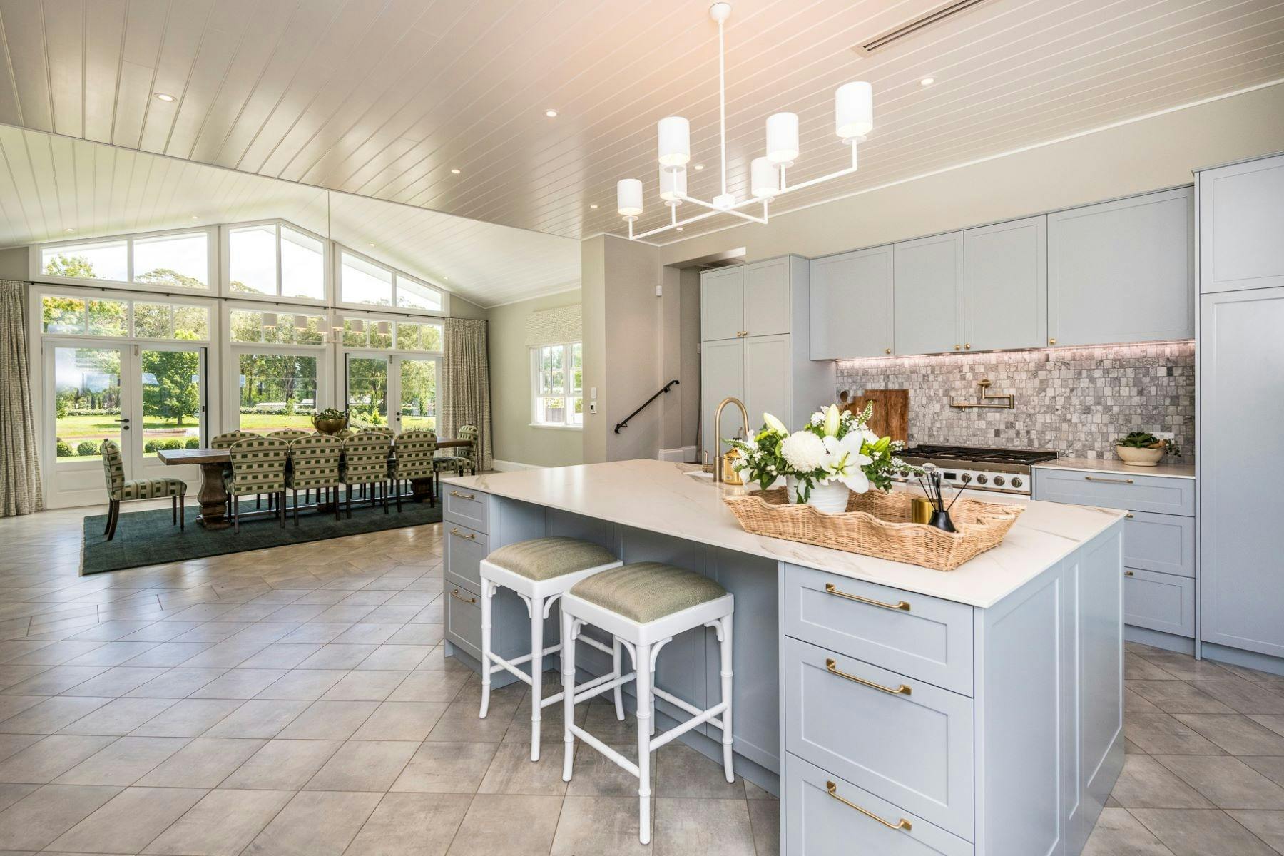 Fully equipped kitchen of your dreams, cook, entertain and enjoy this state of the art space.