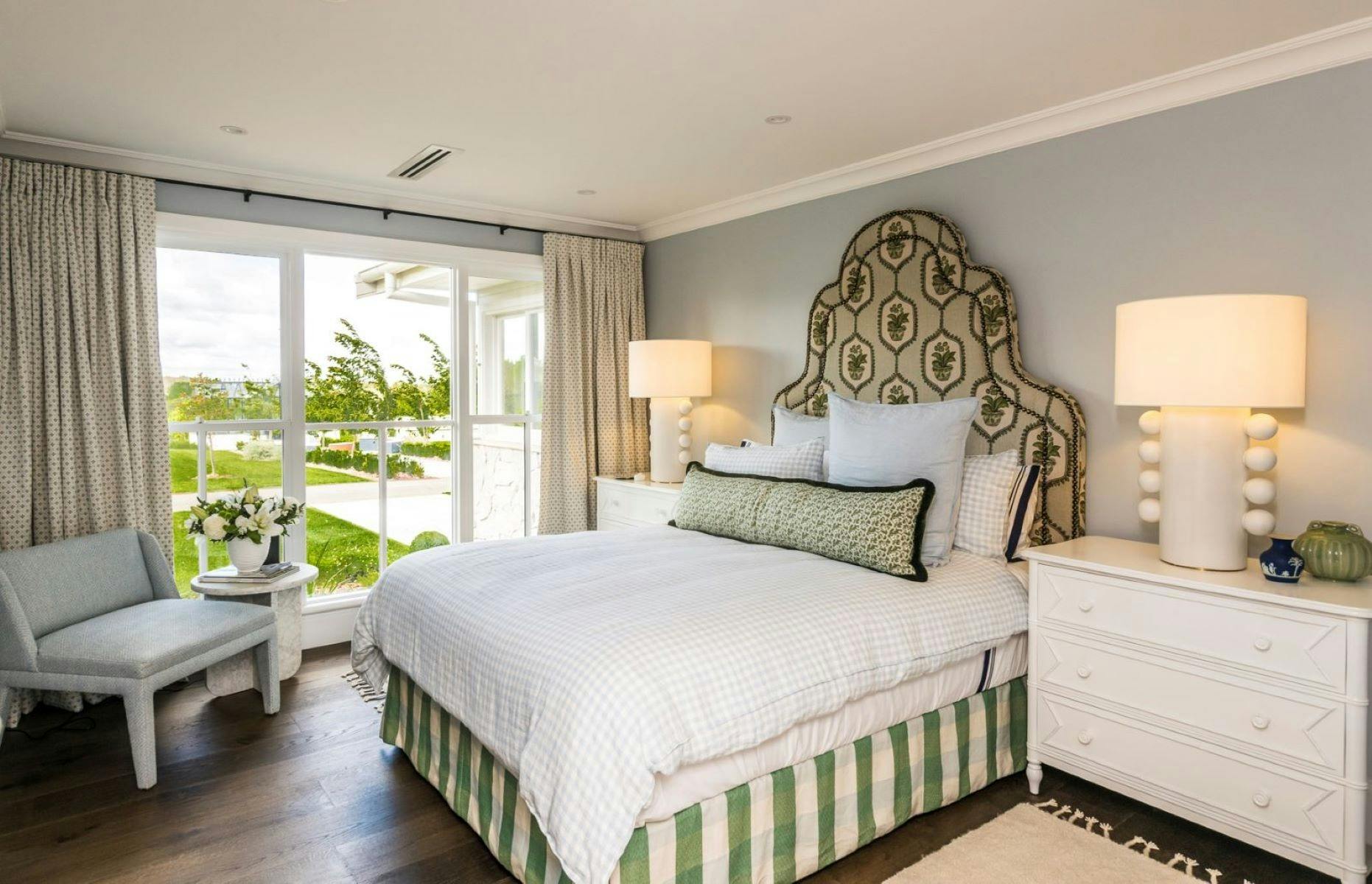 The Alex Suite - queen bedding with private ensuite.