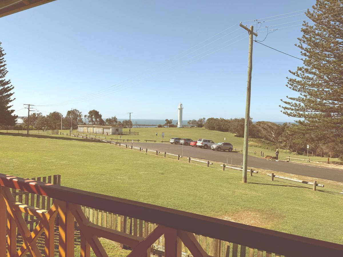 Front Verandah  view to Lighthouse