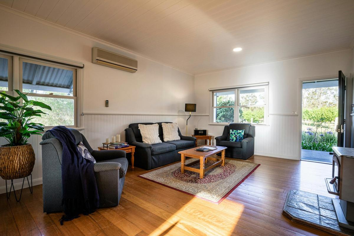 Relax and unwind in the Hunter Valley in our Cabernet Cottage