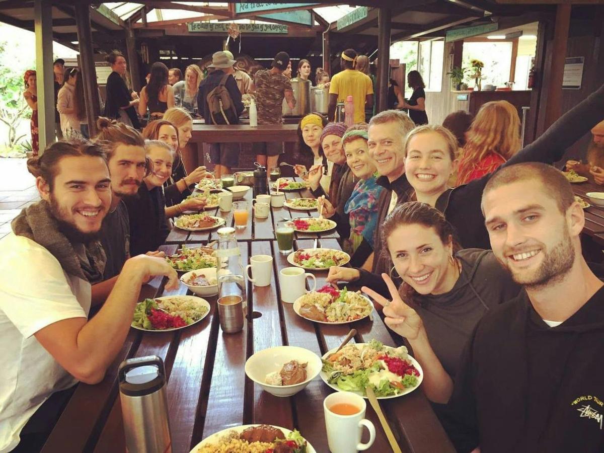 Enjoy 3 delicious vegetarian meals per day, included in your stay. All tastes better in community!