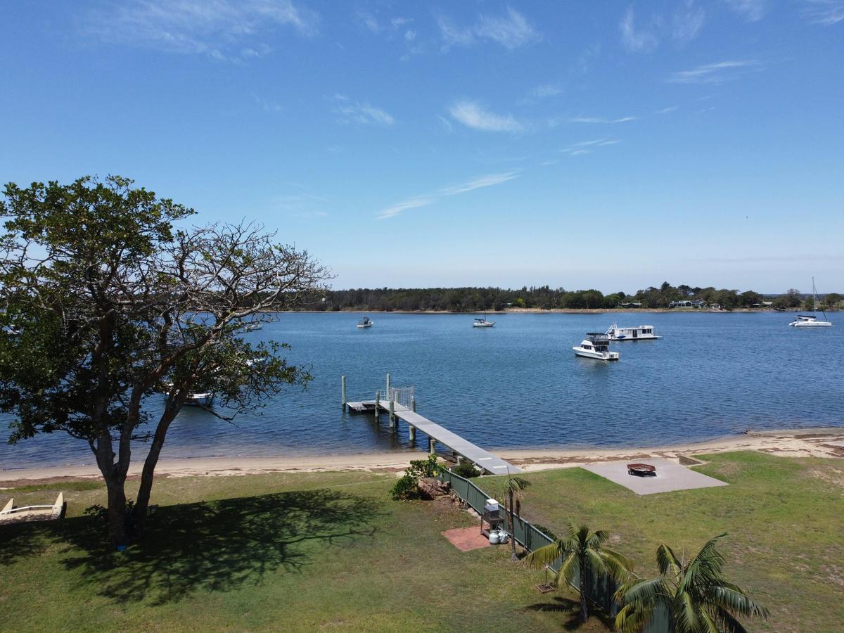 The beautiful front yard where you can relax and enjoy the view.