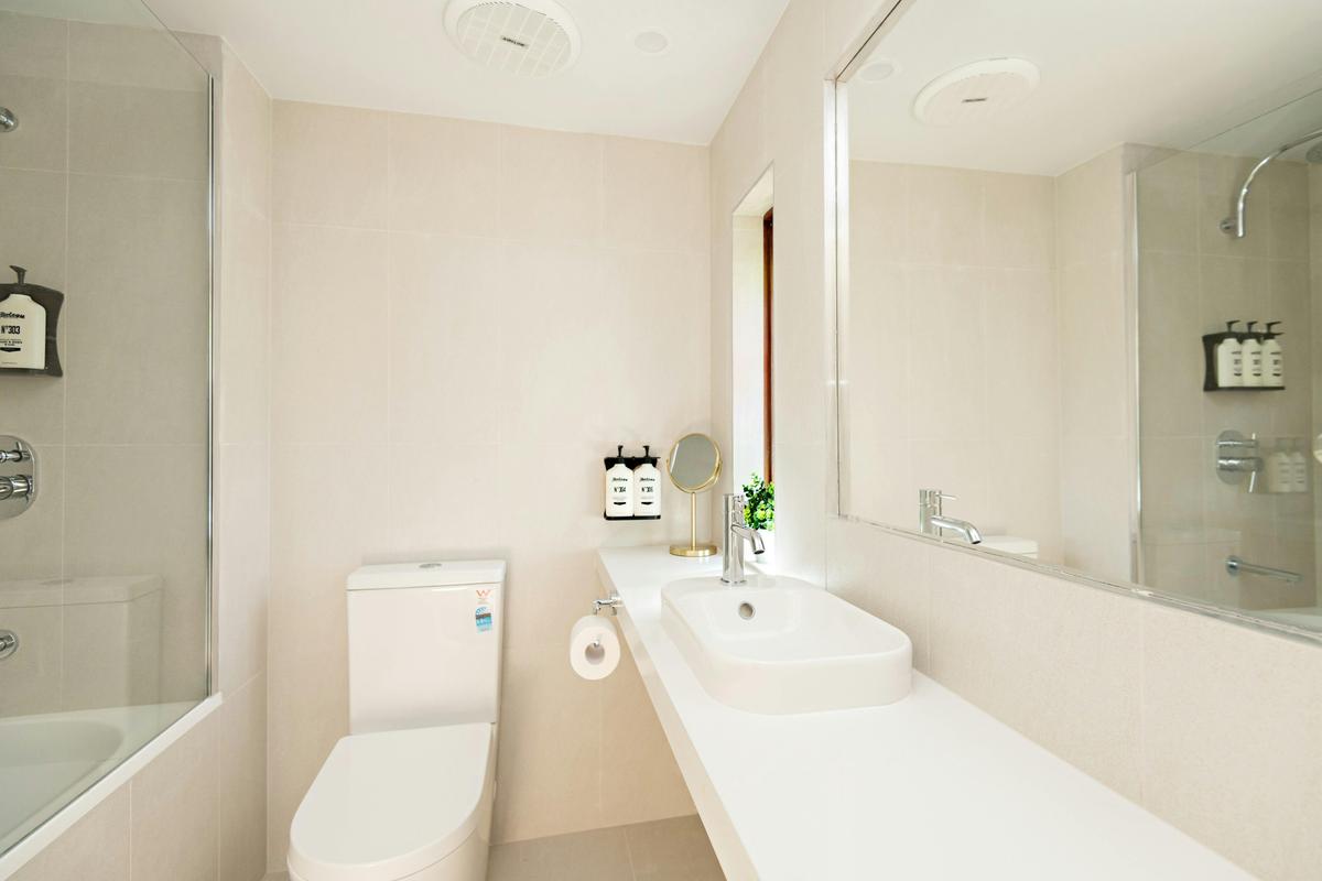 Executive King Spa - Bathroom