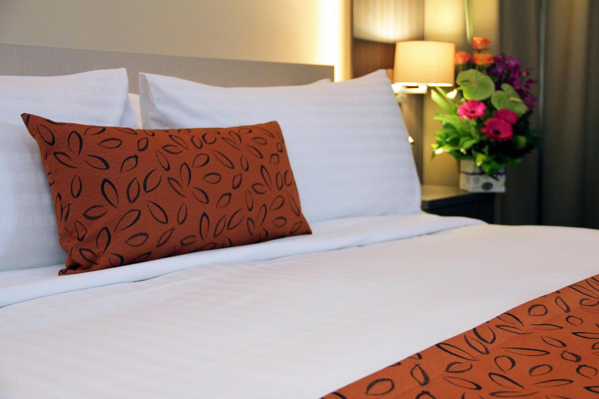 Mercure Orange Bedroom