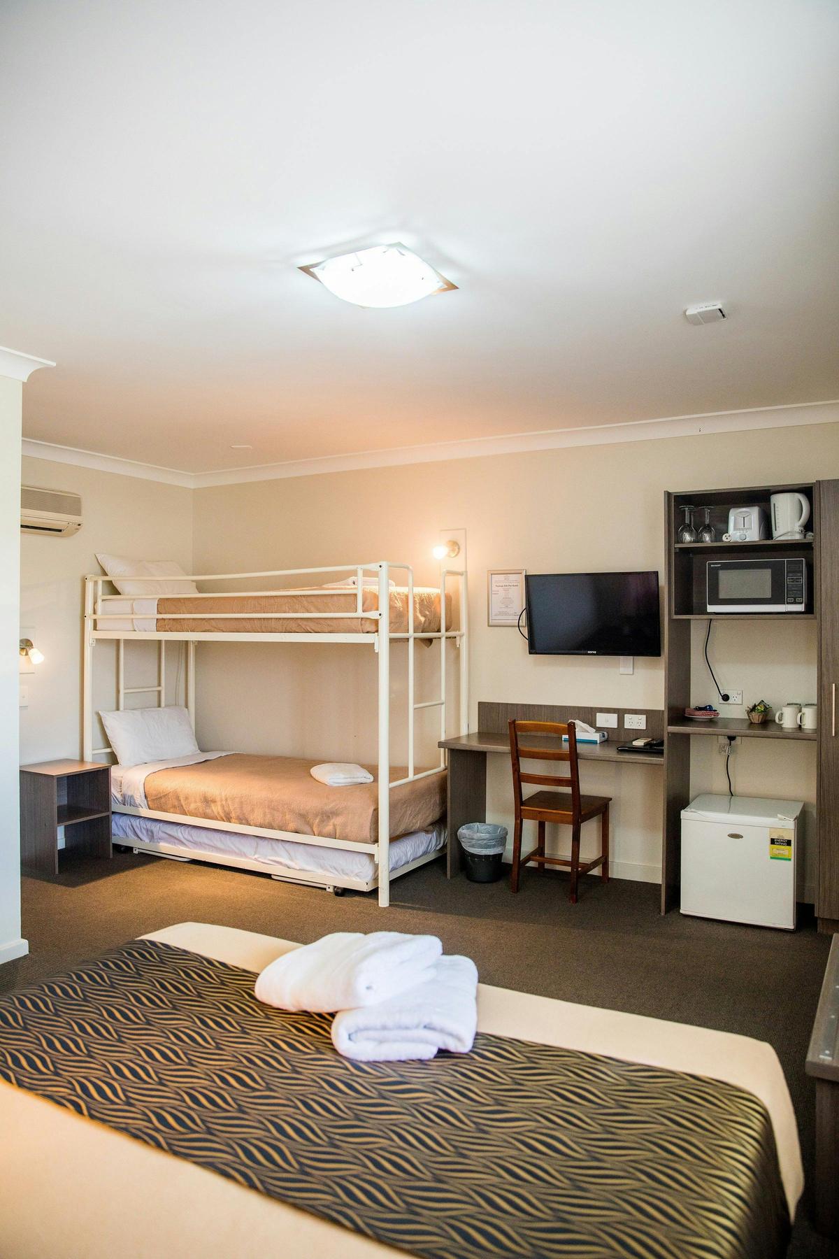 Lilac City Motor Inn