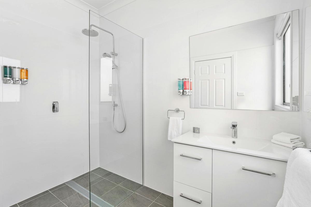 Shower - Studio Leisure Inn Pokolbin Hill