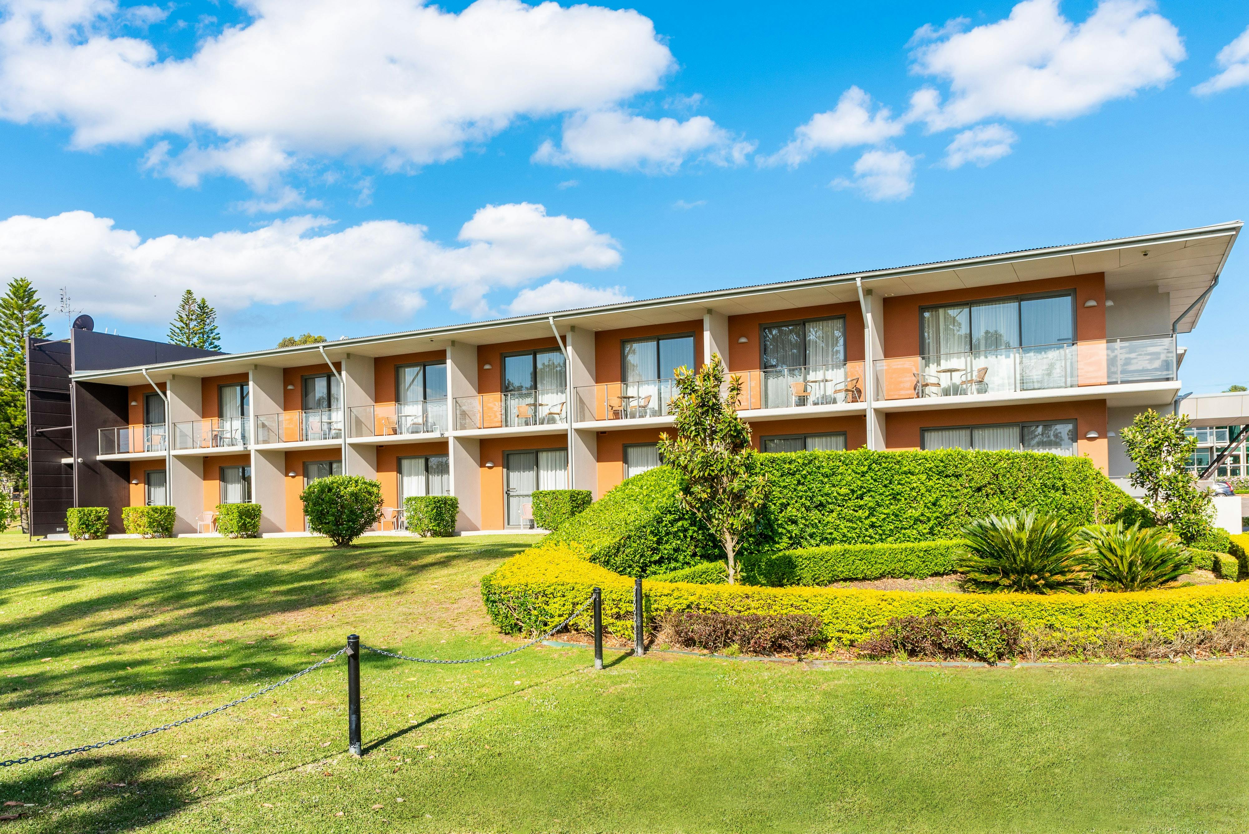 Macquarie 4 Star Gold room facade