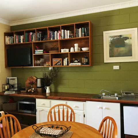 Simple kitchen supplies and facilities.