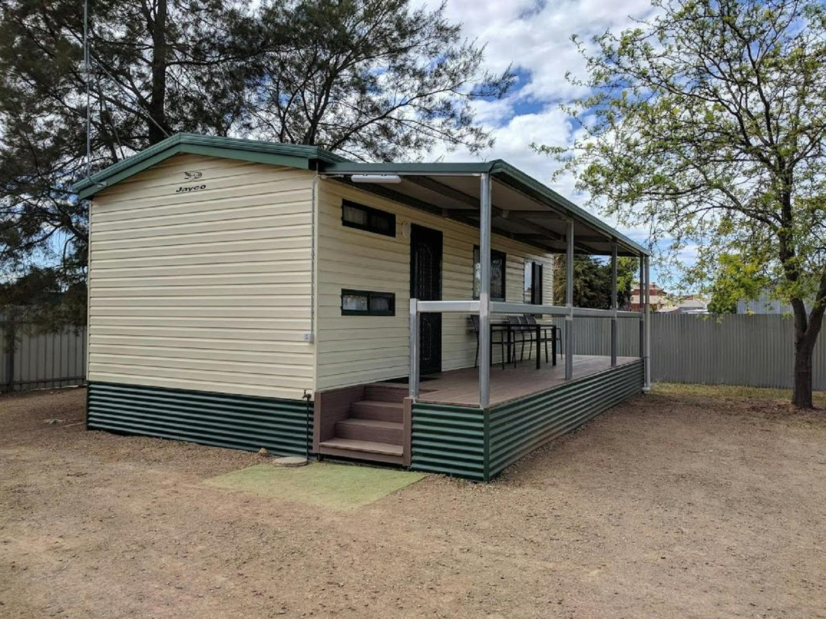 Cabin at Lockhart Caravan Park