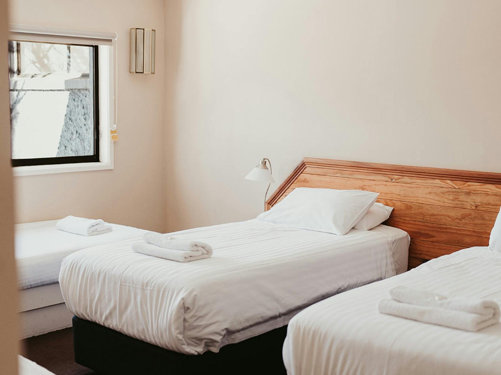 Matterhorn Lodge single beds