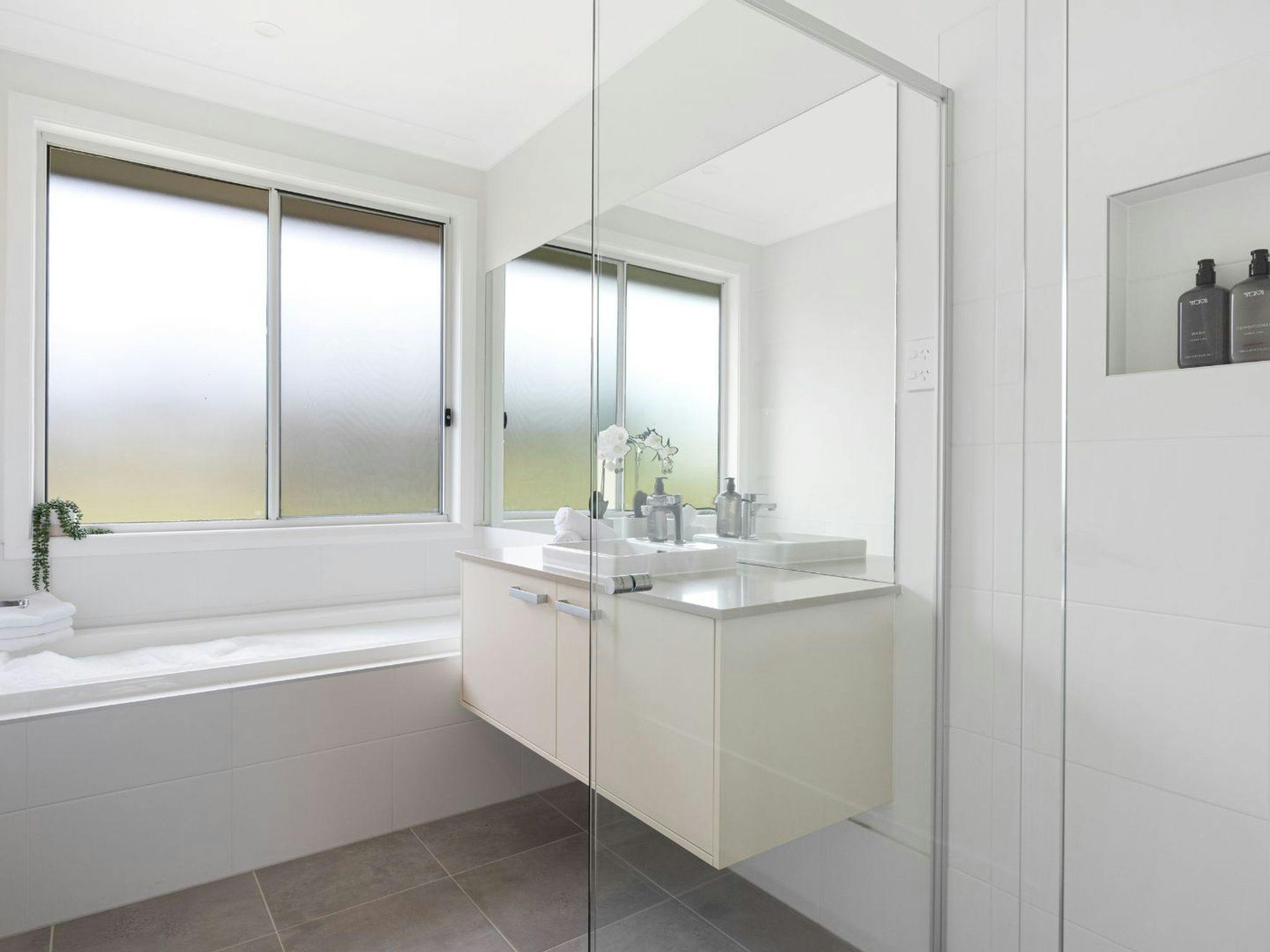 Misty Pond | Ensuite