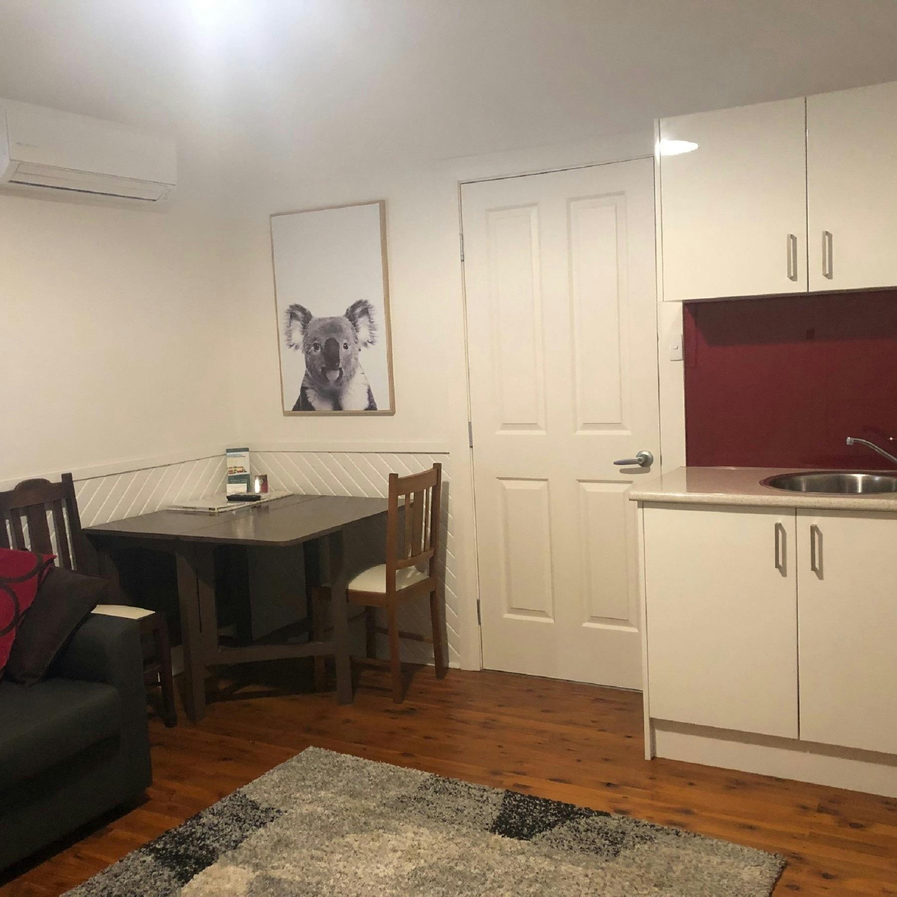 Killarney Cottage dinning