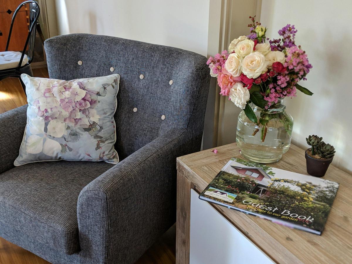 Lounge Magenta Cottage