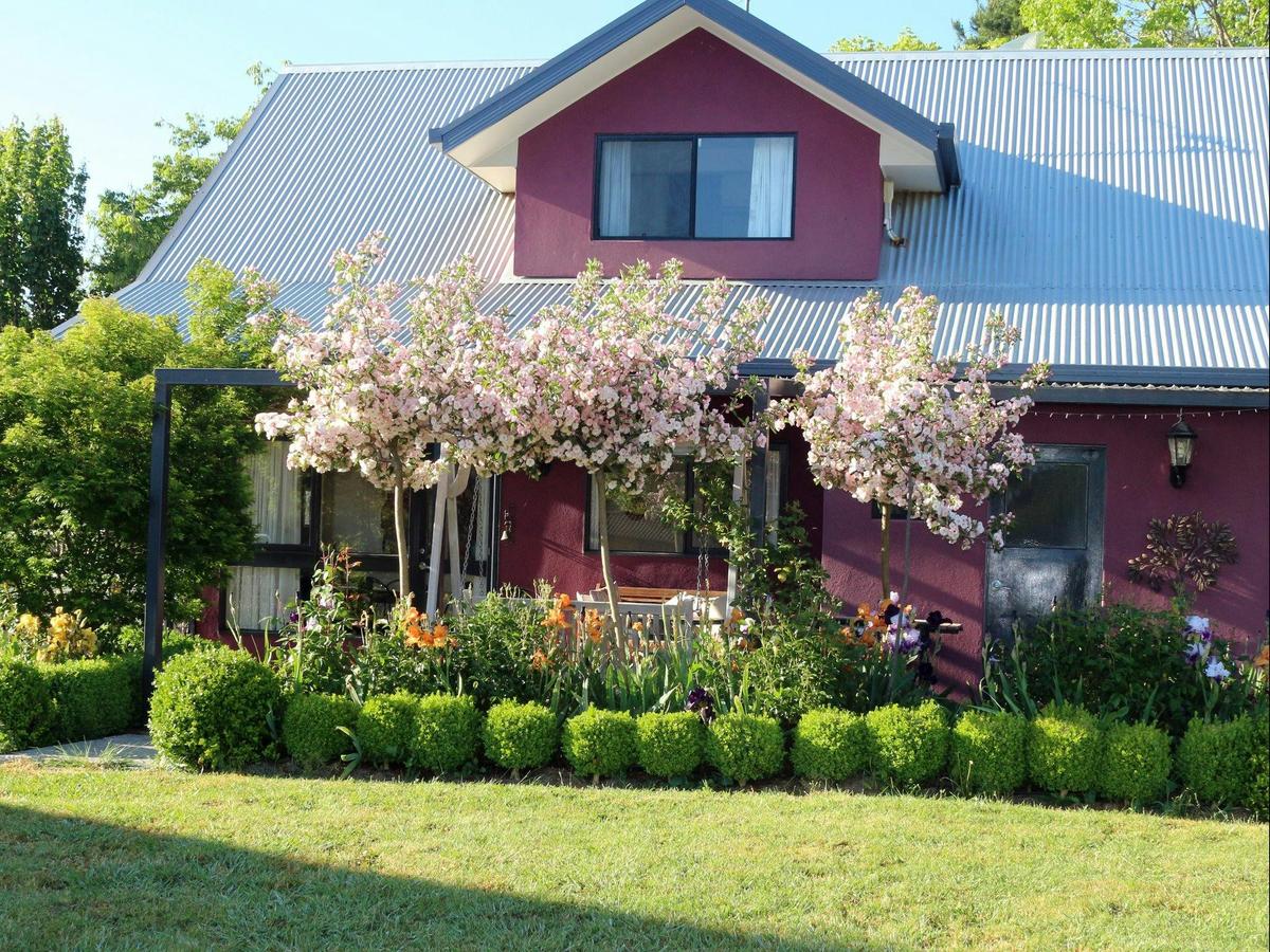 Magenta Cottage