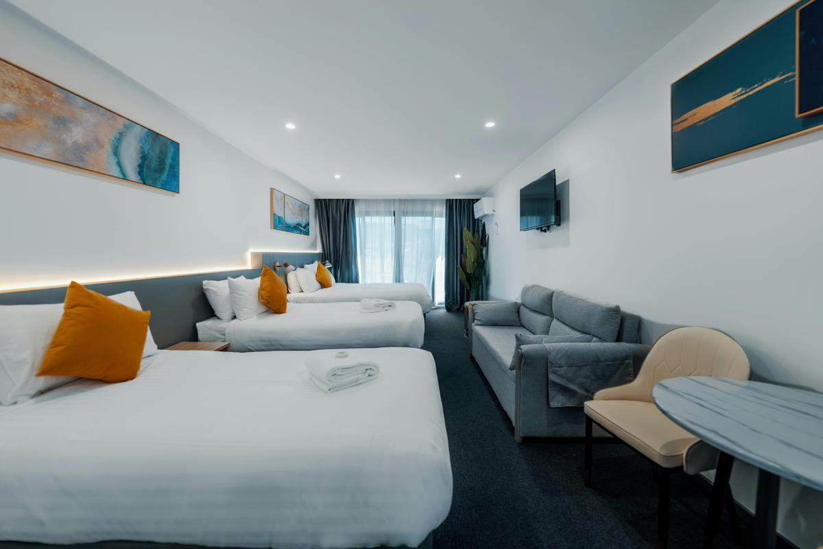 Mollymook Shores Hotel