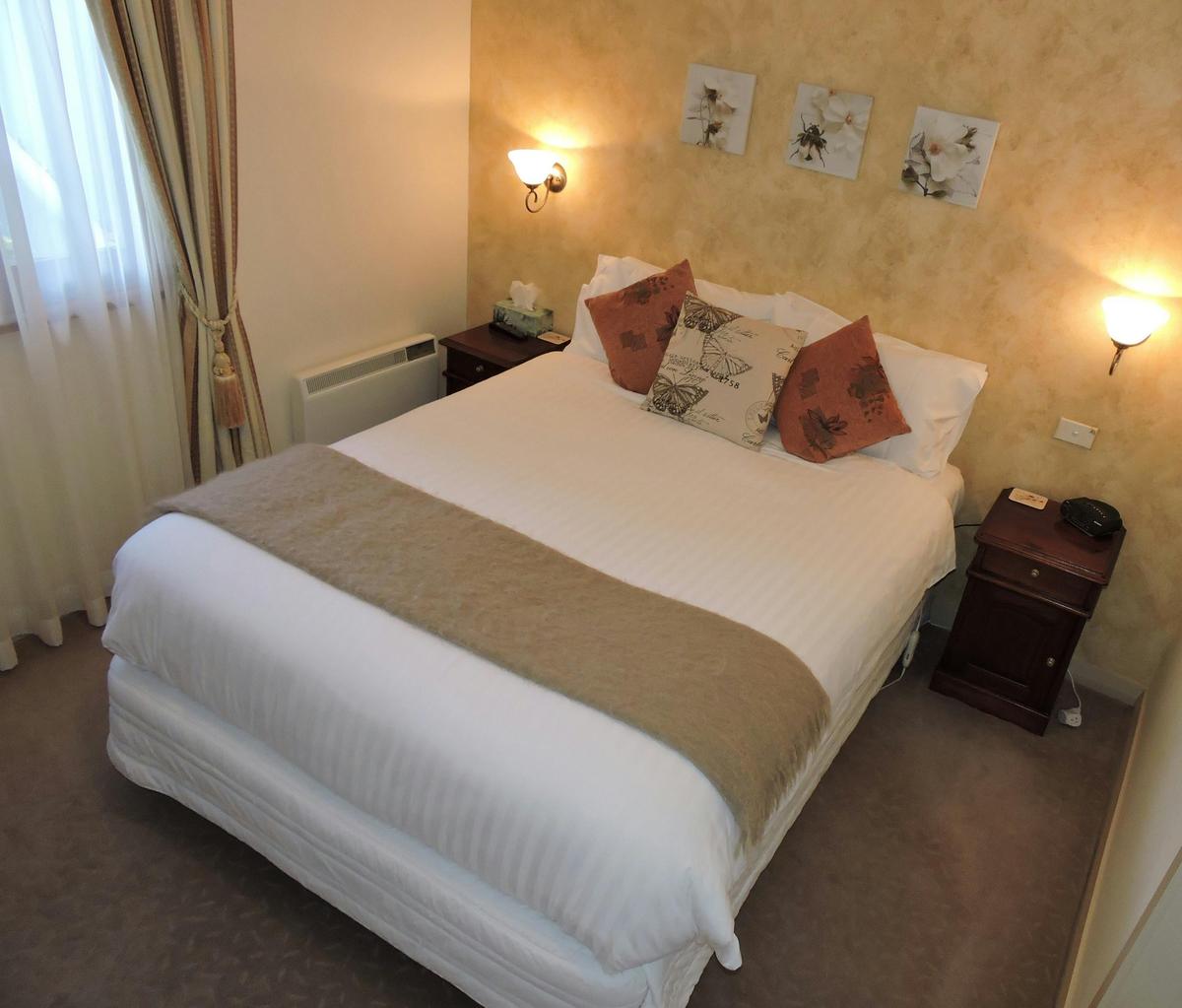 DELUXE Cozy Queen Spa BnB