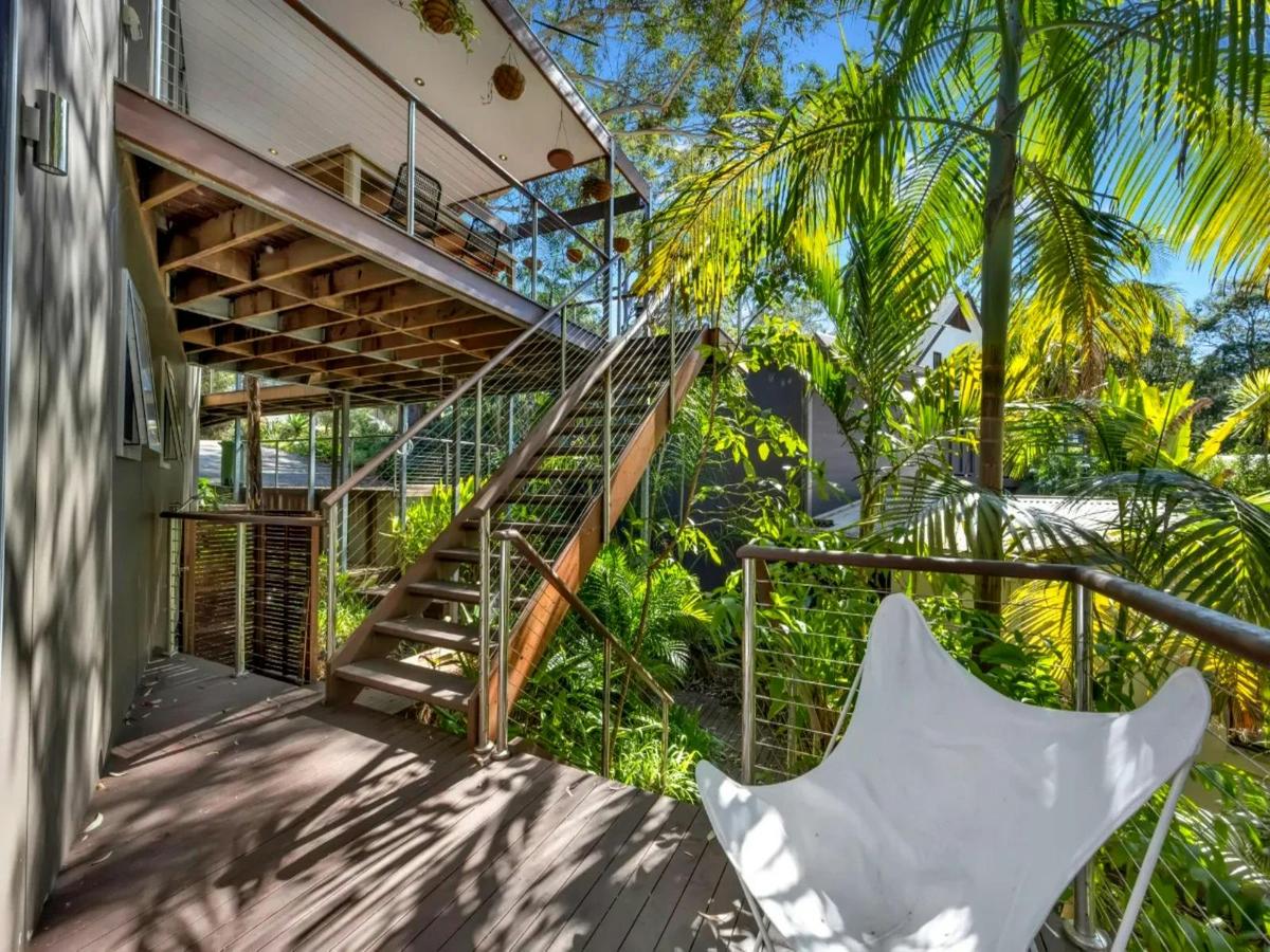 Beachside Treehouse